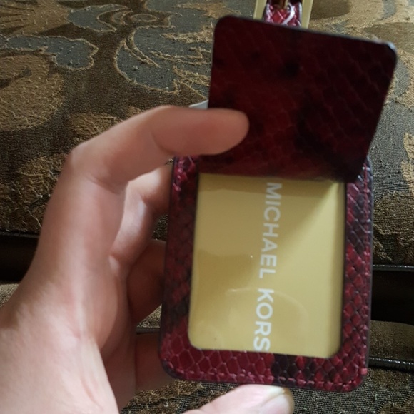 Michael Kors Snake Skin Leather Luggage Tag. - Picture 7 of 7